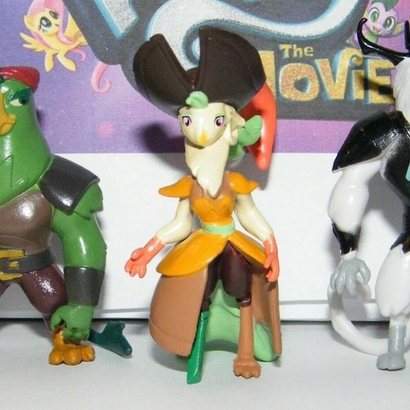 My Little Pony Movie Deluxe Figure Set Of 12 with Sticker and Ring - Picture 6 of 9